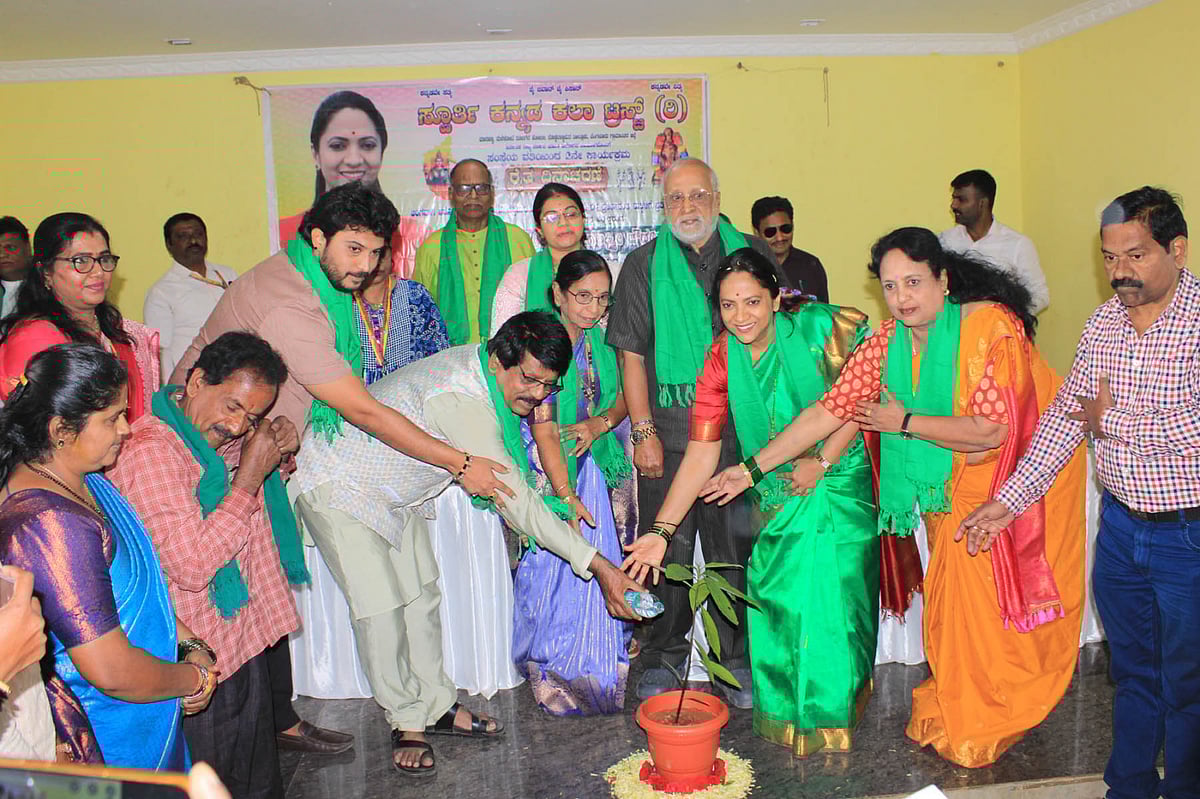 ದೊಡ್ಡಬಳ್ಳಾಪುರ: ಮಹಿಳೆಯರ ಆಸ್ತಿ ನೋಂದಣಿ ಶುಲ್ಕ ಕಡಿಮೆ ಮಾಡಲು ಸಚಿವರಿಗೆ ಪತ್ರ 