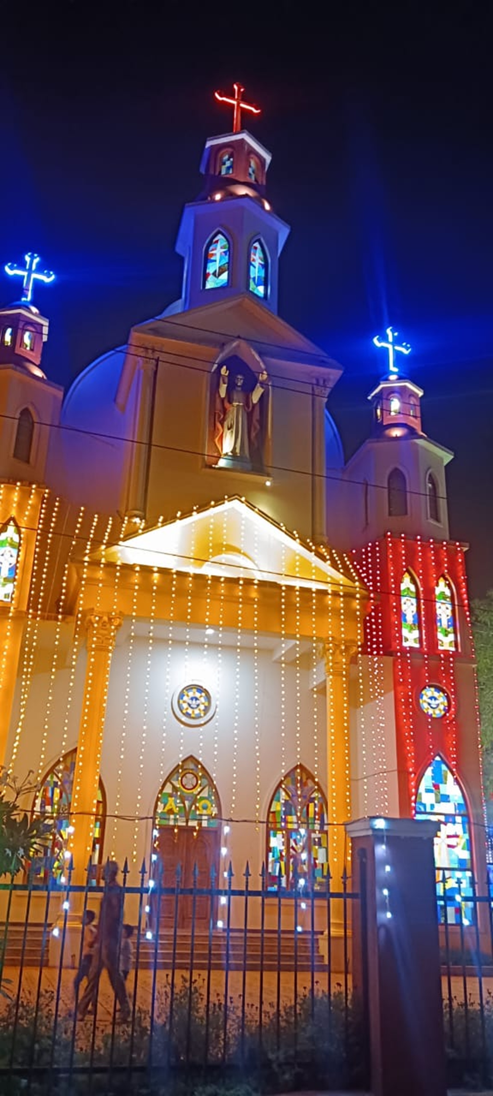 ಚಿಂತಾಮಣಿಯಲ್ಲಿ ಕ್ರಿಸ್ ಮಸ್ ಅಂಗವಾಗಿ ಚರ್ಚ್ ಅಲಂಕಾರ