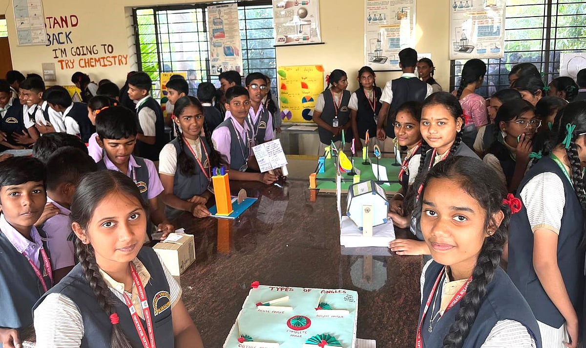 ಮೊಳಕಾಲ್ಮುರು: ಗಮನ ಸೆಳೆದ ಗಣಿತ ವಸ್ತು ಪ್ರದರ್ಶನ