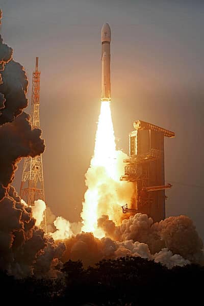 ಆಂಧ್ರ ಪ್ರದೇಶದ ಶ್ರೀಹರಿಕೋಟಾ ಉಡ್ಡಯನ ಕೇಂದ್ರದ ಎರಡನೇ ಲಾಂಚ್‌ ಪ್ಯಾಡ್‌ನಿಂದ  'ಬ್ಲೂಬರ್ಡ್‌ ಬ್ಲಾಕ್‌–2' ಸಂವಹನ ಉಪಗ್ರಹವನ್ನು ಬೆಳಿಗ್ಗೆ 8.54ಕ್ಕೆ ಸರಿಯಾಗಿ ಉಡ್ಡಯನ ಮಾಡಲಾಯಿತು ಎಂದು ಇಸ್ರೊ ತಿಳಿಸಿದೆ.