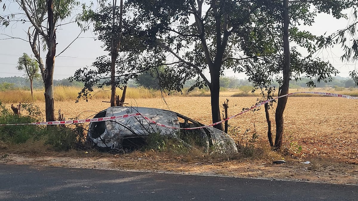ಶಿರಾ: ಕಾರಿನಲ್ಲಿ ಬೆಂಕಿ‌; ವ್ಯಕ್ತಿ ಸಜೀವ ದಹನ