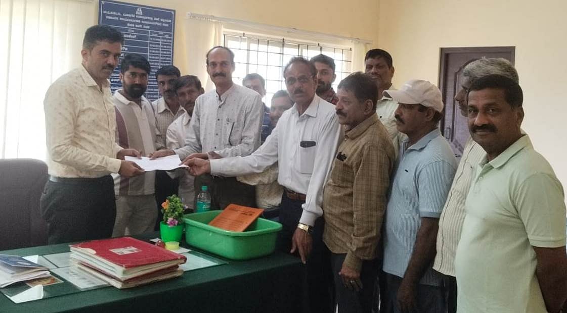 ಮೂಡಿಗೆರೆ: ಹತ್ತು ಎಚ್‌ಪಿವರೆಗೆ ಉಚಿತ ವಿದ್ಯುತ್ ನೀಡಲು ರೈತರ ಮನವಿ