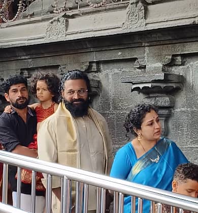  ರಿಷಬ್ ಶೆಟ್ಟಿ ದಂಪತಿ ಕೆಲ ದಿನಗಳ ಹಿಂದೆ ತಿರುಮಲ ತಿರುಪತಿ ದೇವಸ್ಥಾನಕ್ಕೂ ಭೇಟಿ ನೀಡಿದ್ದರು.