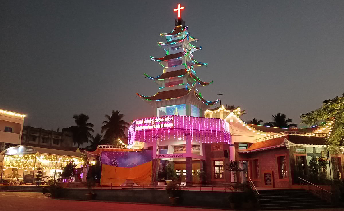 ಹರಿಹರ: ಬೆಸಿಲಿಕ ಚರ್ಚ್‌ನಲ್ಲಿ ಕ್ರಿಸ್‌ಮಸ್‌ ಸಡಗರ