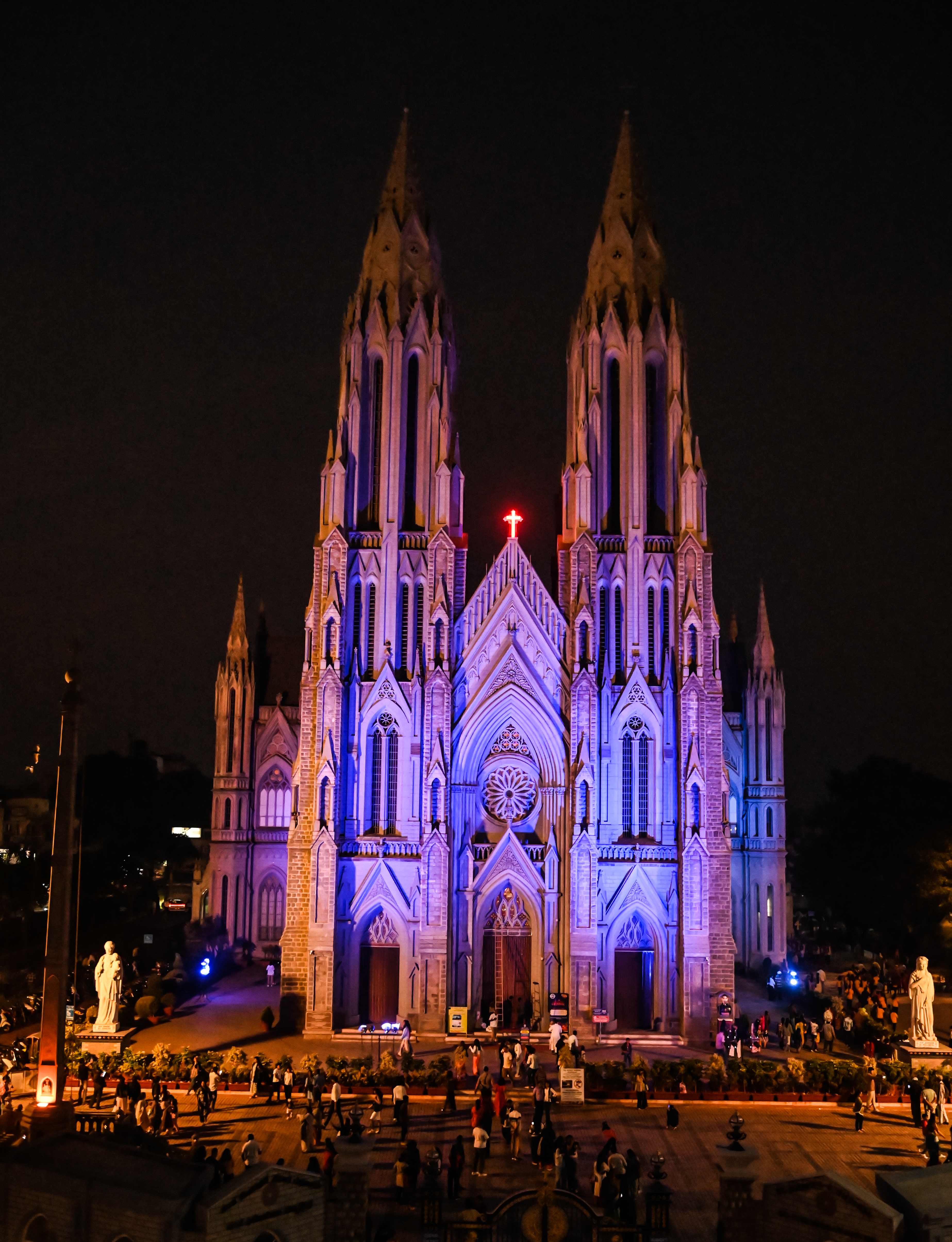 ಸೇಂಟ್‌ ಫಿಲೊಮಿನಾ ಚರ್ಚ್‌ ವಿದ್ಯುತ್‌ ಬೆಳಕಿನಿಂದ ಕಂಗೊಳಿಸಿತು 