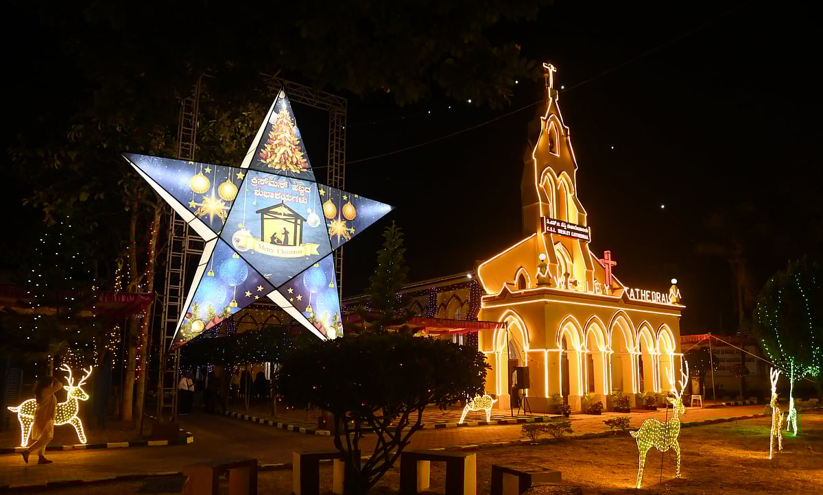 ಮೈಸೂರು | ಸಡಗರದ ಕ್ರಿಸ್‌ಮಸ್‌: ಪ್ರೇಮ, ಕಾರುಣ್ಯದ ‘ತಾರೆ‘ಗೆ ಸ್ವಾಗತ