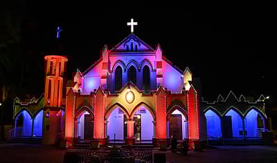 ಮೈಸೂರಿನ ಸೇಂಟ್‌ ಸಿ ಎಸ್ ಐ ಹಾರ್ಡ್ವಿಕ್ ಚರ್ಚ್‌ಗೆ ಆಕರ್ಷಕ ವಿದ್ಯುತ್‌ ದೀಪಾಲಂಕಾರ ಮಾಡಲಾಗಿದೆ