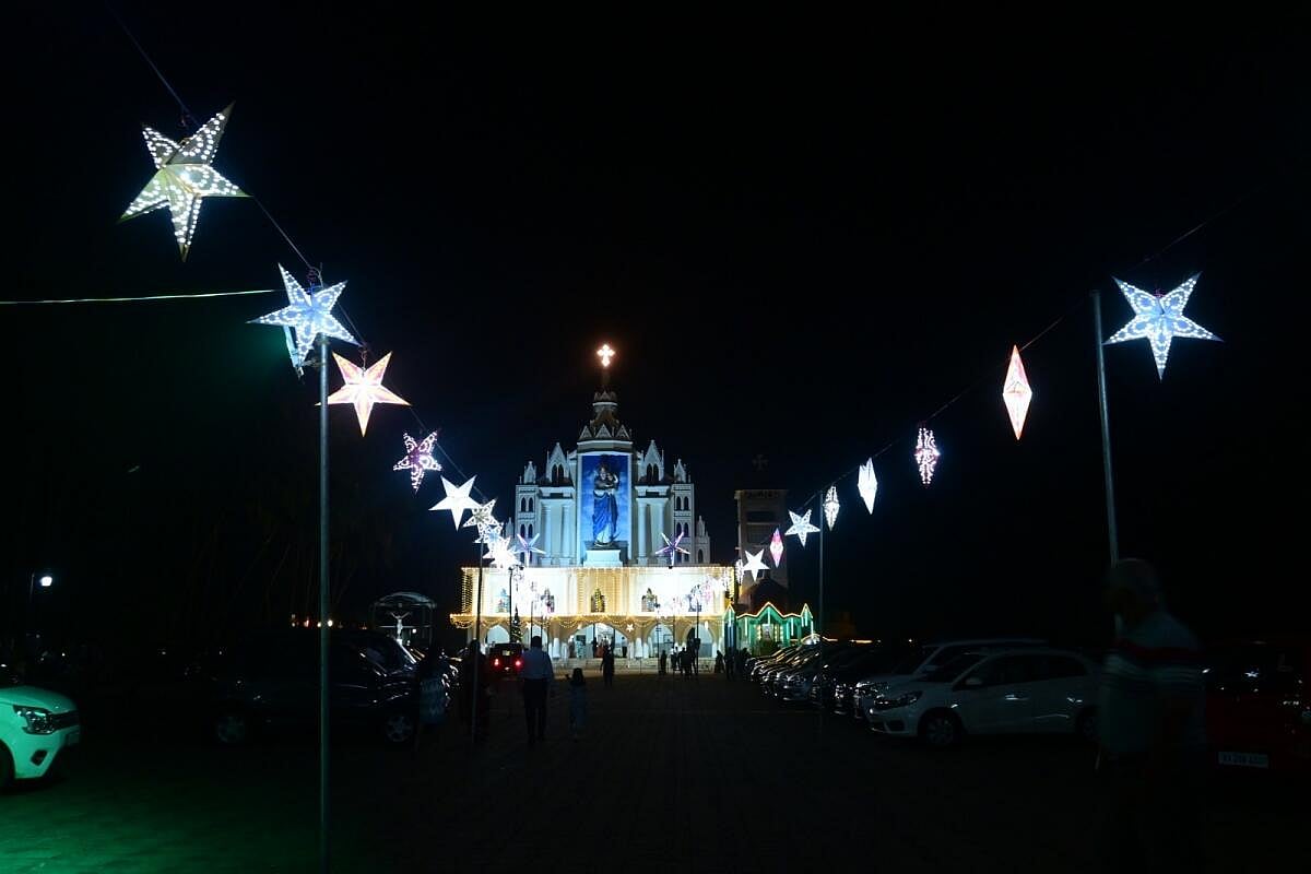 ಉಡುಪಿ: ಎಲ್ಲೆಡೆ ಕಳೆಗಟ್ಟಿದ ಕ್ರಿಸ್‌ಮಸ್ ಸಂಭ್ರಮ