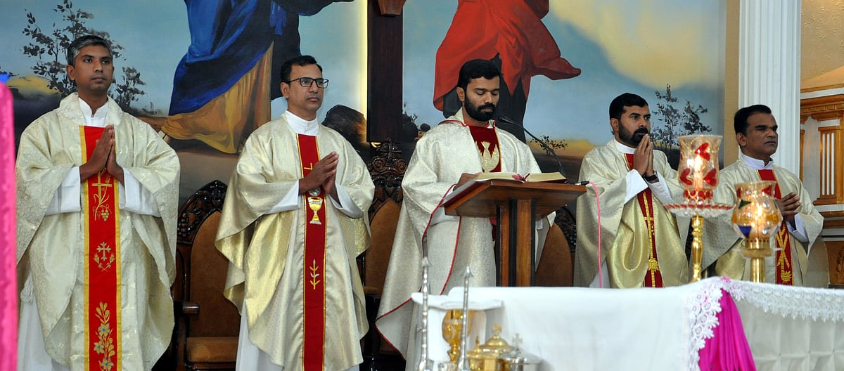 ‘ಗುಮ್ಮಟನಗರಿ’ಯಲ್ಲಿ ಕ್ರಿಸ್‌ಮಸ್‌ ಸಂಭ್ರಮ 