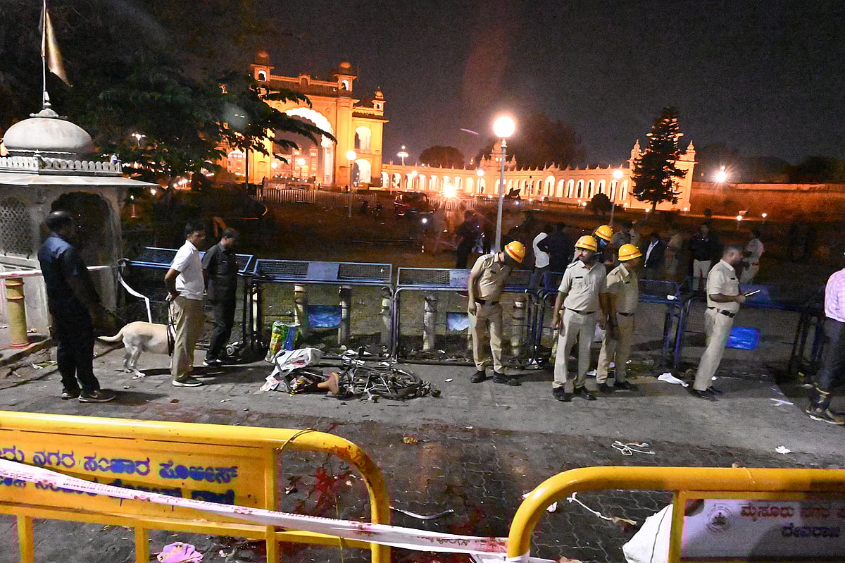 ಮೈಸೂರು  | ಸಿಲಿಂಡರ್‌ ಸ್ಫೋಟ: ಬಲೂನ್‌ ಮಾರುವ ವ್ಯಕ್ತಿ ಸಾವು, ಐವರಿಗೆ ಗಾಯ
