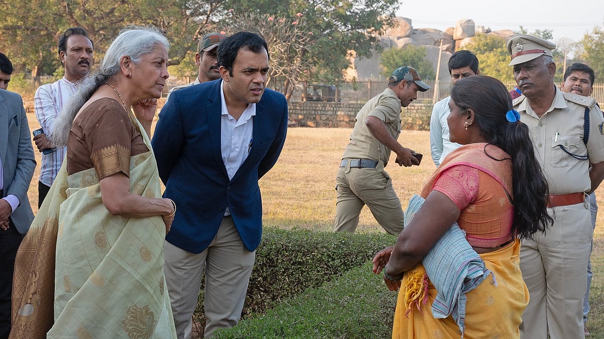 ಹಂಪಿಯ ಹುಳುಕು: ವಾಸ್ತವ ಕಂಡು ವಿತ್ತ ಸಚಿವೆ ನಿರ್ಮಲಾ ಕೆಂಡ; ಅಧಿಕಾರಿಗಳಿಗೆ ಢವಢವ