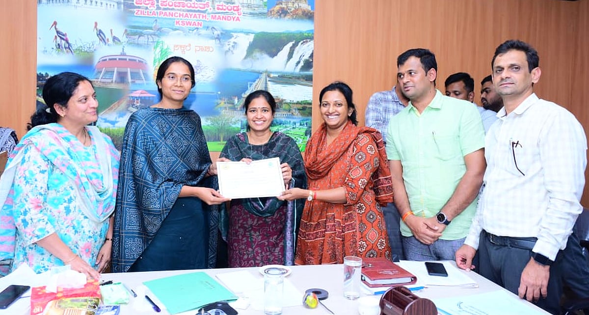 ‘ಅಕ್ಕನ ಬುತ್ತಿ’ ಪ್ರಚಾರ ಕಾರ್ಯಕ್ಕೆ ಚಾಲನೆ 