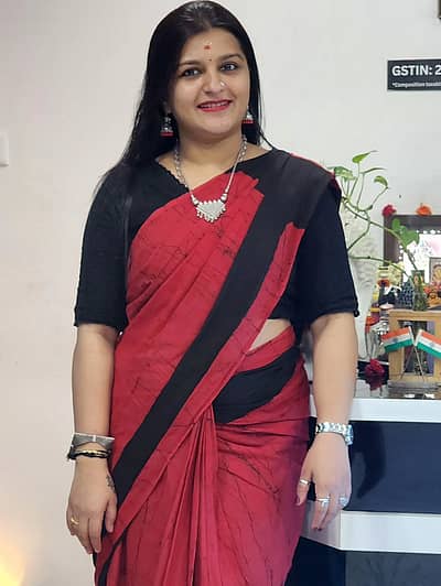 ಉಪೇಂದ್ರ ಅವರ ಸೂಪರ್‌ ರಂಗ, ರವಿಚಂದ್ರನ್ ಅವರ ಪರಮಶಿವ ಚಿತ್ರಗಳಲ್ಲಿ ಕಾಣಿಸಿಕೊಂಡಿದ್ದಾರೆ. 