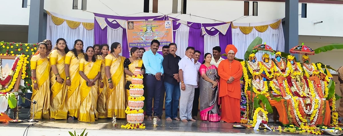 ಹೆಣ್ಣು ಮಕ್ಕಳಿಗೆ ಶಿಕ್ಷಣ ಕೊಡಿಸಿ: ನಟರಾಜ ಸ್ವಾಮೀಜಿ