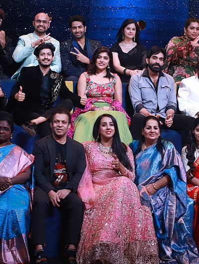 ತೆಲುಗು ಬಿಗ್‌ಬಾಸ್ ಸೀಸನ್ 9 ಫಿನಾಲೆ ಕ್ಷಣಗಳನ್ನು ನಟಿ  ಸಂಜನಾ ಗಲ್ರಾನಿ ಸಾಮಾಜಿಕ ಮಾಧ್ಯಮದಲ್ಲಿ ಹಂಚಿಕೊಂಡಿದ್ದಾರೆ.