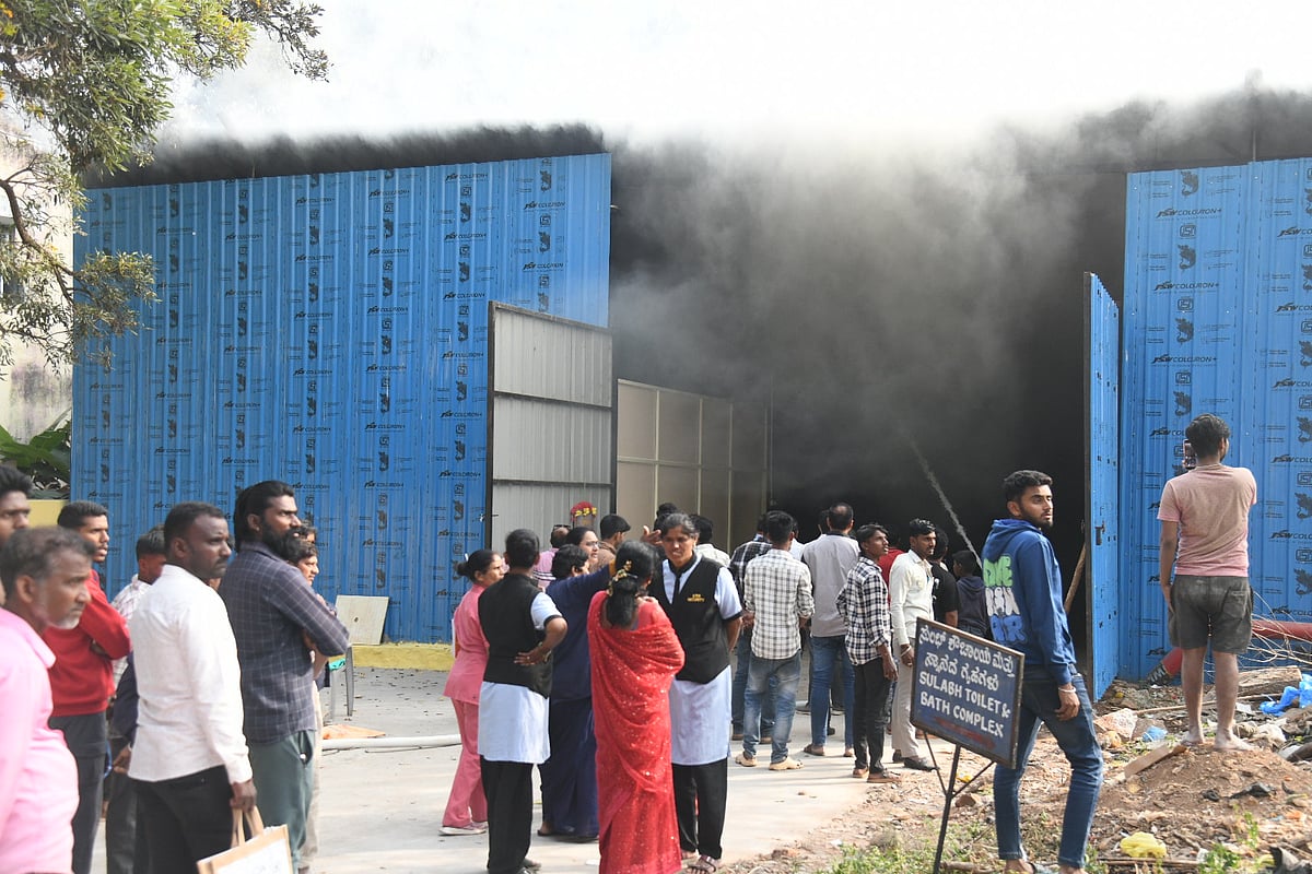 ಮೈಸೂರು ಚಲುಂವಾಂಬ ಆಸ್ಪತ್ರೆಯಲ್ಲಿ ಬೆಂಕಿ: ಹಾಸಿಗೆಗಳು ಭಸ್ಮ