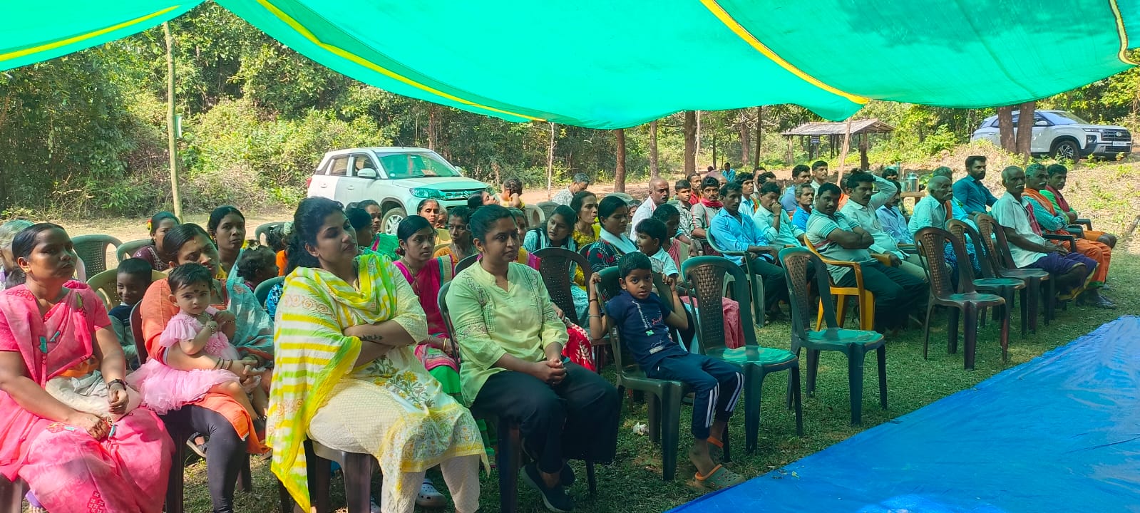 ಬೆಳ್ತಂಗಡಿಯ ಕುತ್ಲೂರು ಮಲೆಯಲ್ಲಿ ನಡೆದ ಮಲೆಕುಡಿಯ ಆದಿವಾಸಿ ಸಮಾವೇಶದಲ್ಲಿ ಪಾಲ್ಗೊಂಡವರು