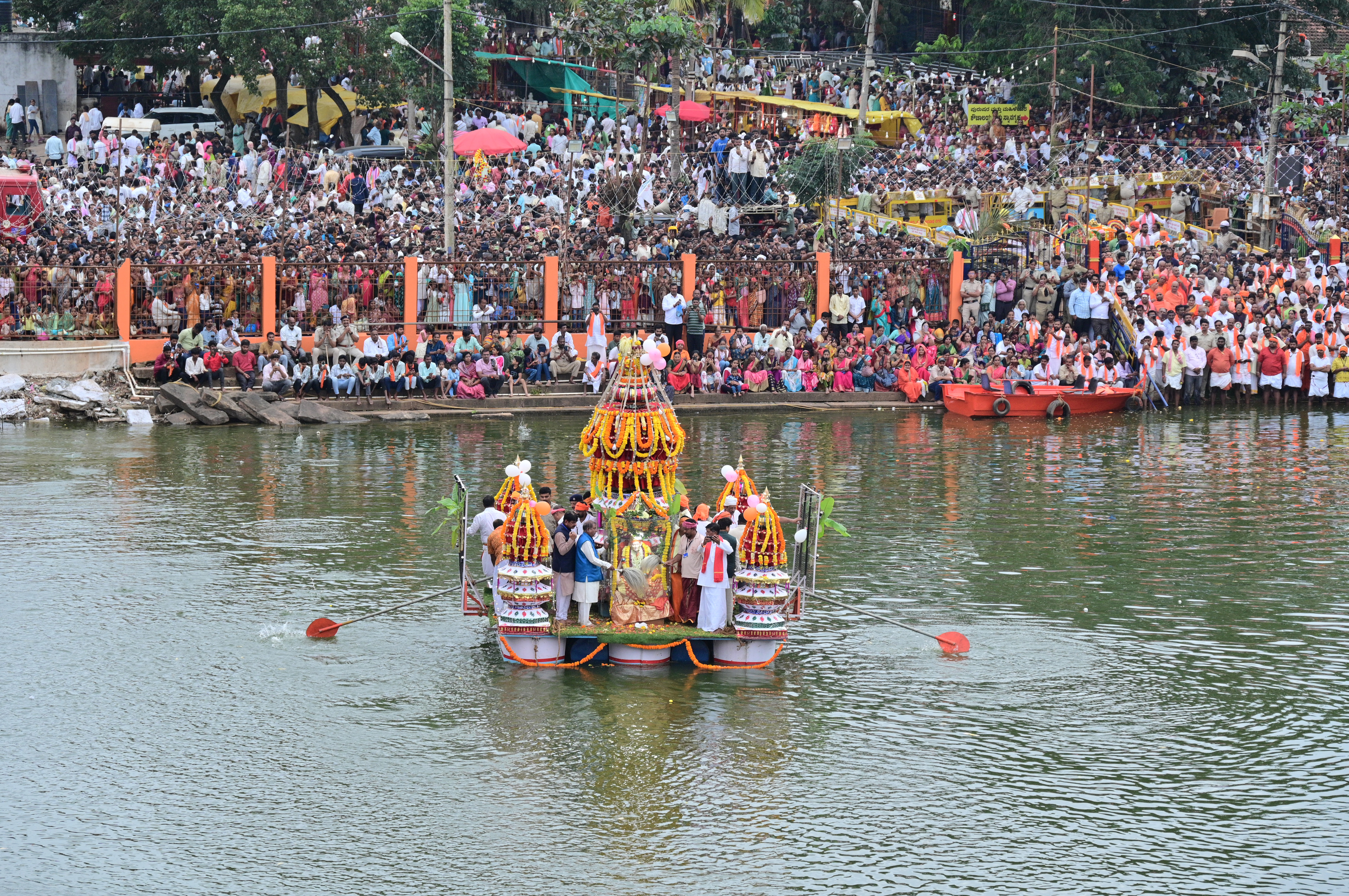 ಸಿದ್ಧಾರೂಢ ಸ್ವಾಮಿಯ ಜಲರಥೋತ್ಸವ