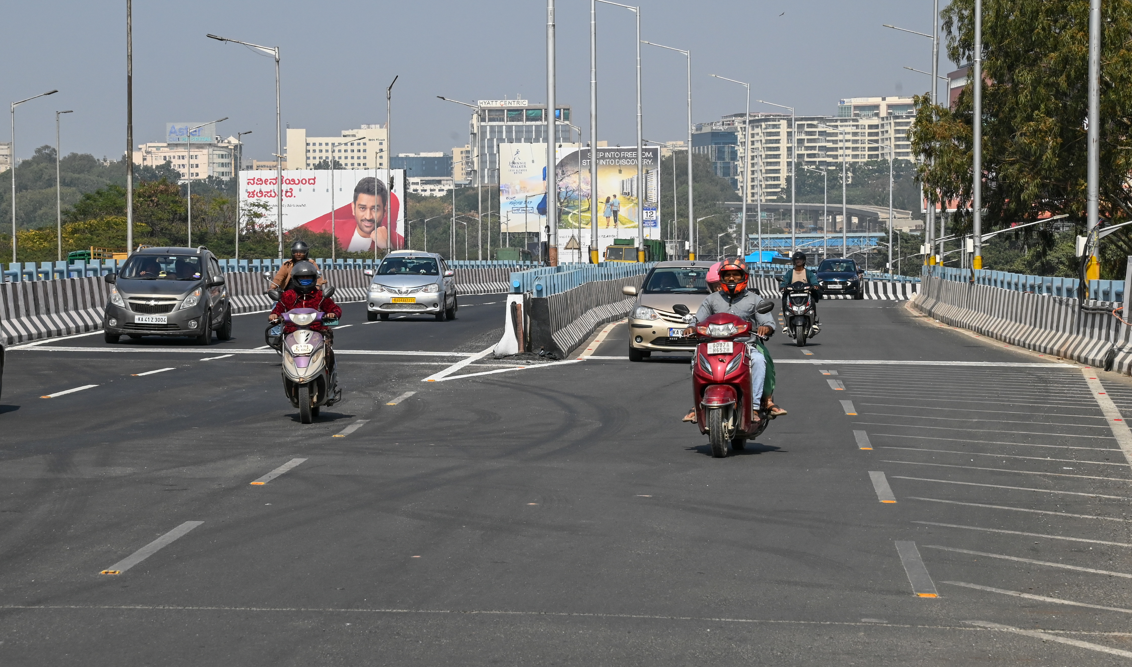ಹೆಬ್ಬಾಳ ಮಾರ್ಗದ ಎರಡನೇ ಲೂಪ್‌ನಲ್ಲಿ ವಾಹನ ಸಂಚಾರದ ದೃಶ್ಯ
ಪ್ರಜಾವಾಣಿ ಚಿತ್ರ: ಎಂ.ಎಸ್. ಮಂಜುನಾಥ್