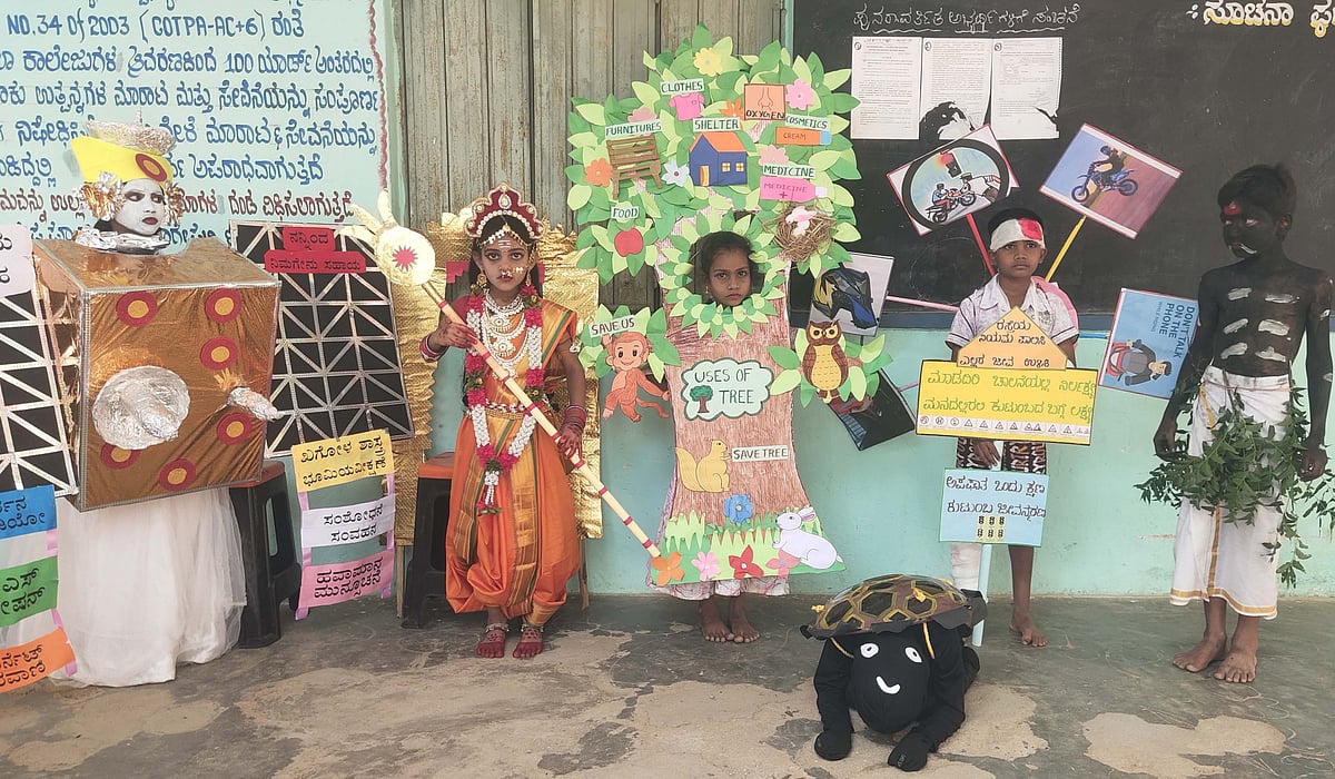 ಬಾಗೇಪಲ್ಲಿ: ಜನಮನ ಸೆಳೆದ ಮಕ್ಕಳ ವೇಷಭೂಷಣ