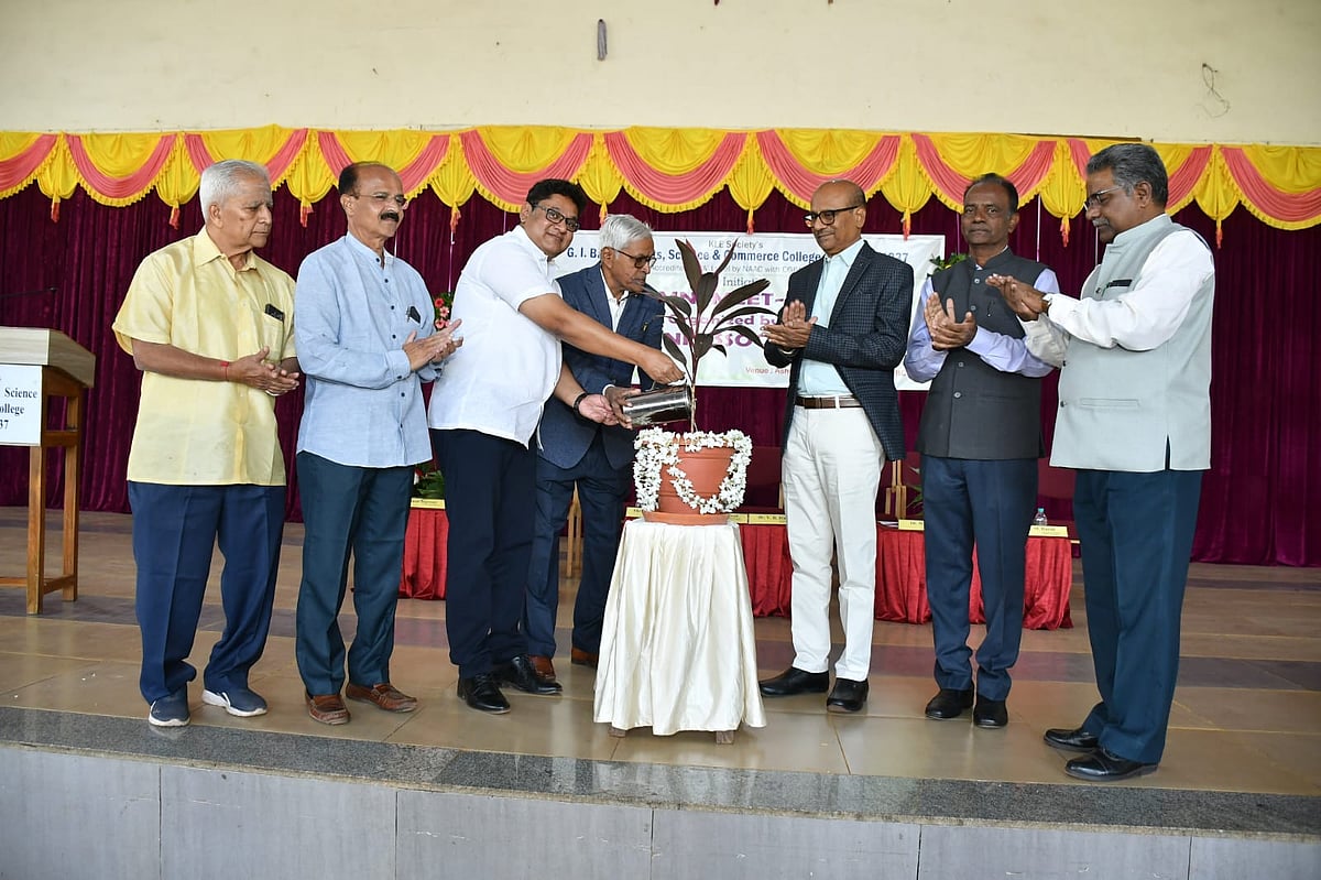 ನಿಪ್ಪಾಣಿ | ದೇಶದ ಅಭಿವೃದ್ಧಿಗೆ ಶಿಕ್ಷಣ ಅವಶ್ಯ:  ವಿ.ಬಿ. ಹಿರೇಮಠ