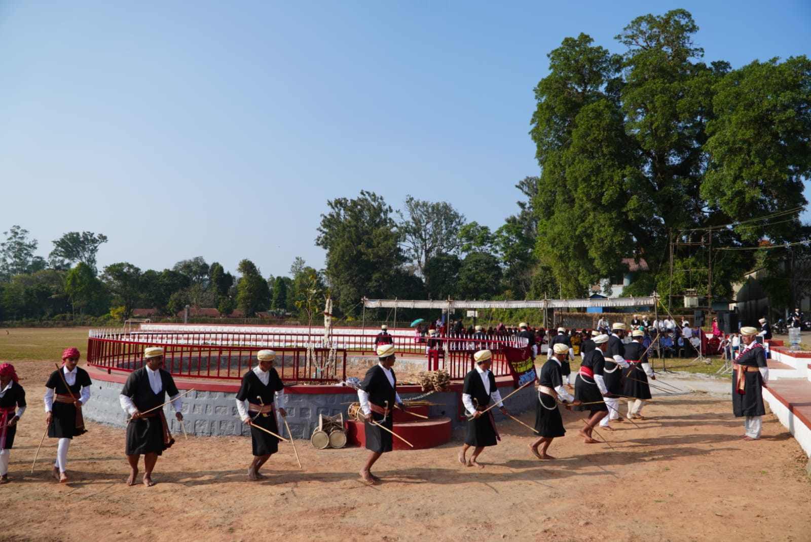 ಮಡಿಕೇರಿ‌ ಕೊಡವ ಸಮಾಜದಿಂದ ಪುತ್ತರಿ ಊರೊರ್ಮೆ ಹಾಗು ಮಂದ್‌ನಲ್ಲಿ ಪುತ್ತರಿ ಕೋಲಾಟ್ ಶನಿವಾರ ನಡೆಯಿತು