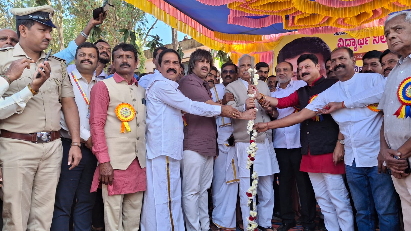 ಹೊಸನಗರ ತಾಲ್ಲೂಕು ಆರ್ಯ ಈಡಿಗರ ಸಂಘದ ಬಾಲಕಿಯರ ವಿದ್ಯಾರ್ಥಿ ನಿಲಯದ ಶಂಕುಸ್ಥಾಪನೆಯನ್ನು ಶಾಸಕ ಬೇಳೂರು ಗೋಪಾಲಕೃಷ್ಣ ನೆರವೇರಿಸಿದರು.