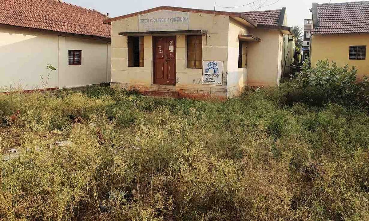 ಮಂಡ್ಯ| ಹೊಸಗಾವಿ ಗ್ರಂಥಾಲಯಕ್ಕೆ ಬೀಗ: ವಿದ್ಯಾರ್ಥಿಗಳು, ಸಾರ್ವಜನಿಕರ ಆಕ್ರೋಶ