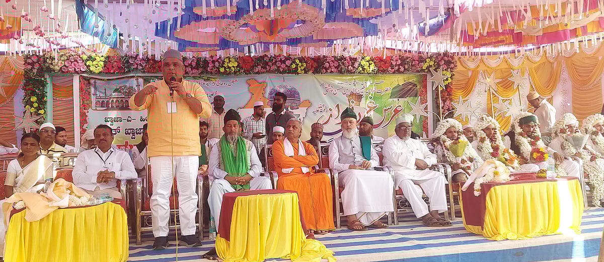 ಬಡತನ ನಿರ್ಮೂಲಗೆ ಸಾಮೂಹಿಕ ವಿವಾಹ ಅವಶ್ಯ:  ಸಂಗನಬಸವ ಸ್ವಾಮೀಜಿ