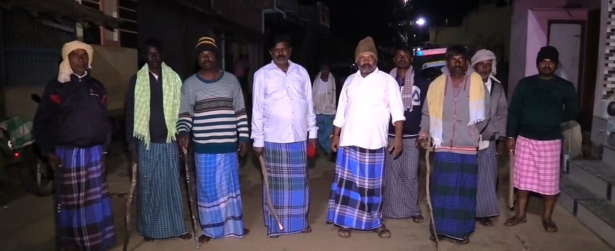 
ಹಾವೇರಿ: ಡಕಾಯಿತರ ಭೀತಿ; ಗ್ರಾಮಸ್ಥರ ರಾತ್ರಿ ಗಸ್ತು