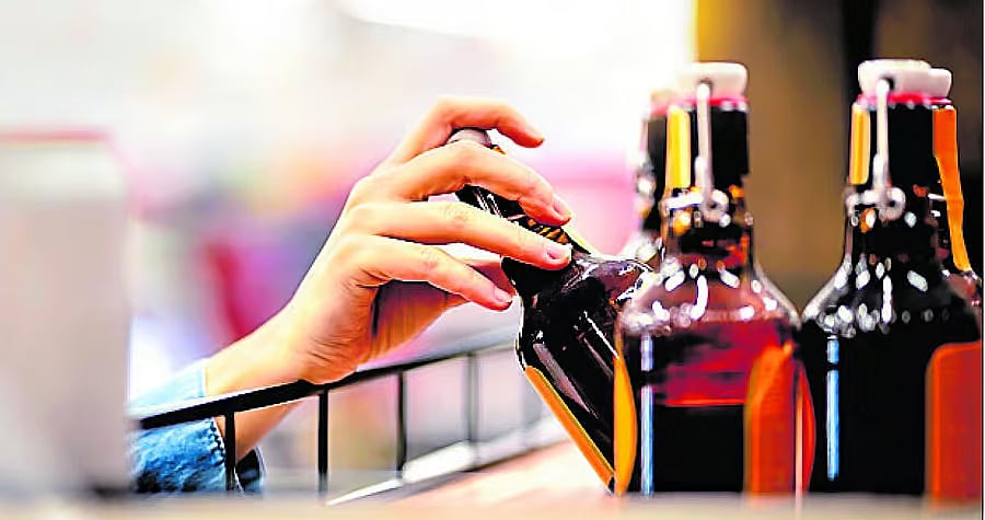 'ಗುಂಡು' ಪ್ರಿಯರಿಗೆ ಕಿಕ್ಕೇರಿಸೋ ಸುದ್ದಿ: ಡಿ.31ರ ಬೆಳಿಗ್ಗೆ 6ರಿಂದಲೇ ಮದ್ಯ ಲಭ್ಯ