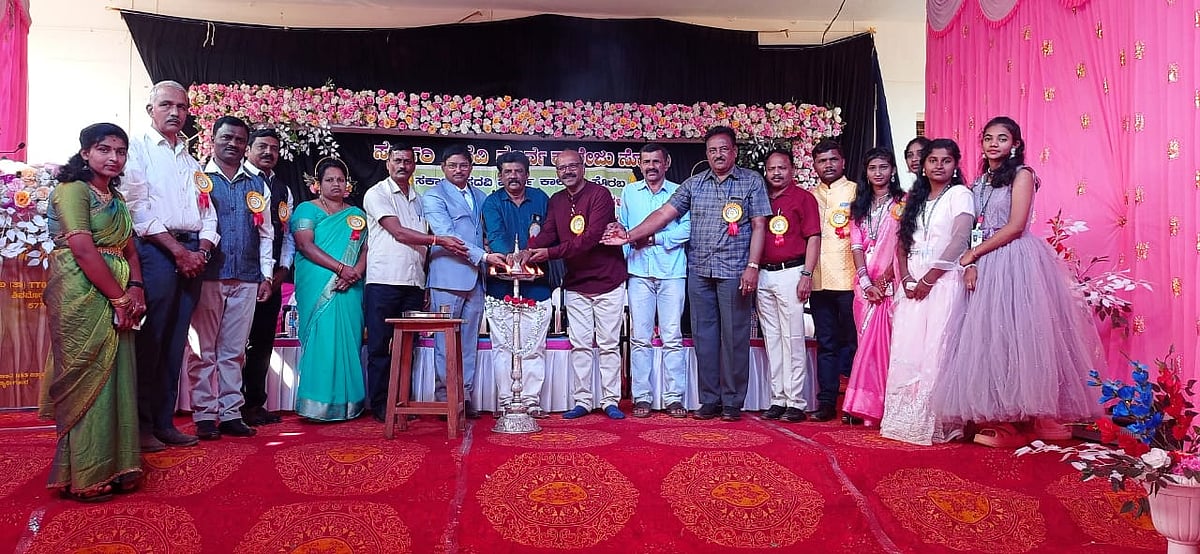 ಮೊಬೈಲ್‌ನಿಂದ ದೂರದರೆ ಬದುಕು ಸಾರ್ಥಕ: ಎಚ್.ಎಸ್. ‌ಮೋಹನ್ ಚಂದ್ರಗುತ್ತಿ