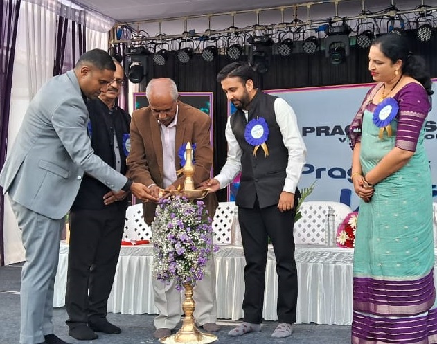 ವಿರಾಜಪೇಟೆಯ ಪ್ರಗತಿ ಶಾಲೆಯ ವಾರ್ಷಿಕೋತ್ಸವಕ್ಕೆ ಡಾ. ಗೌರವ್ ಅಯ್ಯಪ್ಪ ಹಾಗೂ ಇತರ ಗಣ್ಯರು ಚಾಲನೆ ನೀಡಿದರು