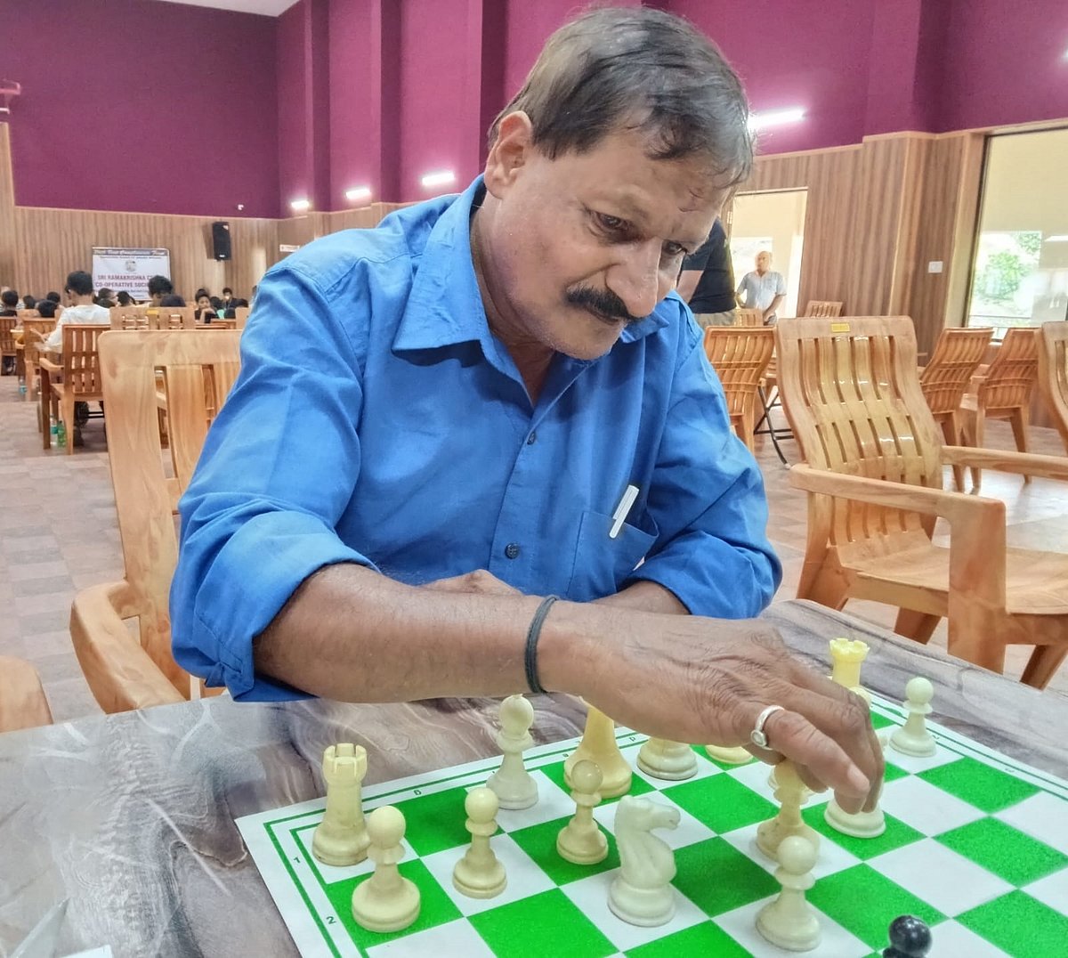 ಮಂಗಳೂರು | ಪಾನಿಪುರಿ ಅಂಗಡಿ; ಚೆಸ್‌ ಆಟದ ‘ಗರಡಿ’ 