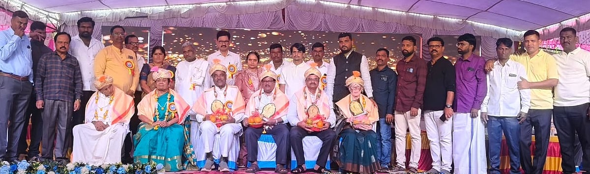 ಹರಪನಹಳ್ಳಿ: ಬಾಲ್ಯದ ನೆನಪು ಸ್ಮರಿಸಿದ ಸ್ನೇಹ ಸಮ್ಮಿಲನ