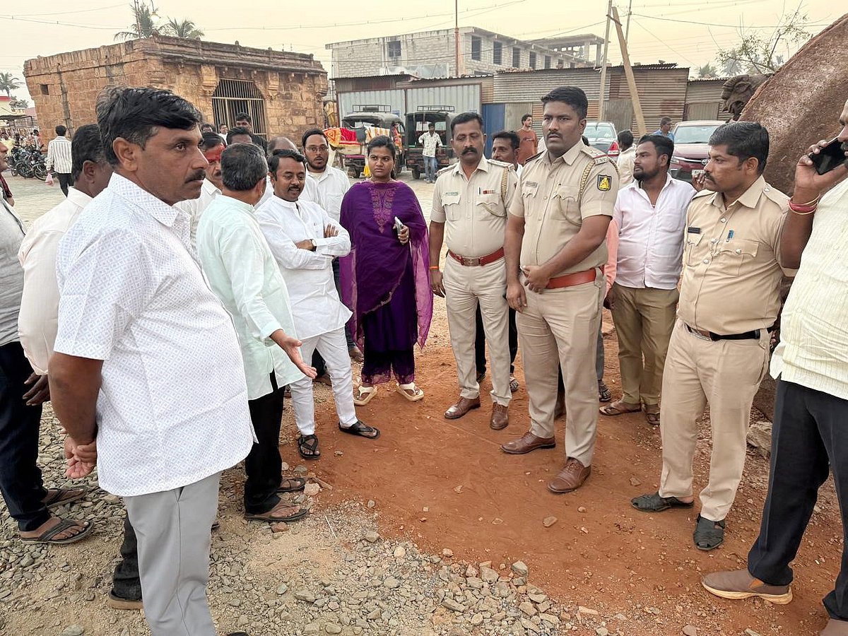 ಬಾದಾಮಿ: ಸೌಕರ್ಯ ಕಲ್ಪಿಸಲು ಅಧಿಕಾರಿಗಳಿಗೆ ಸಲಹೆ