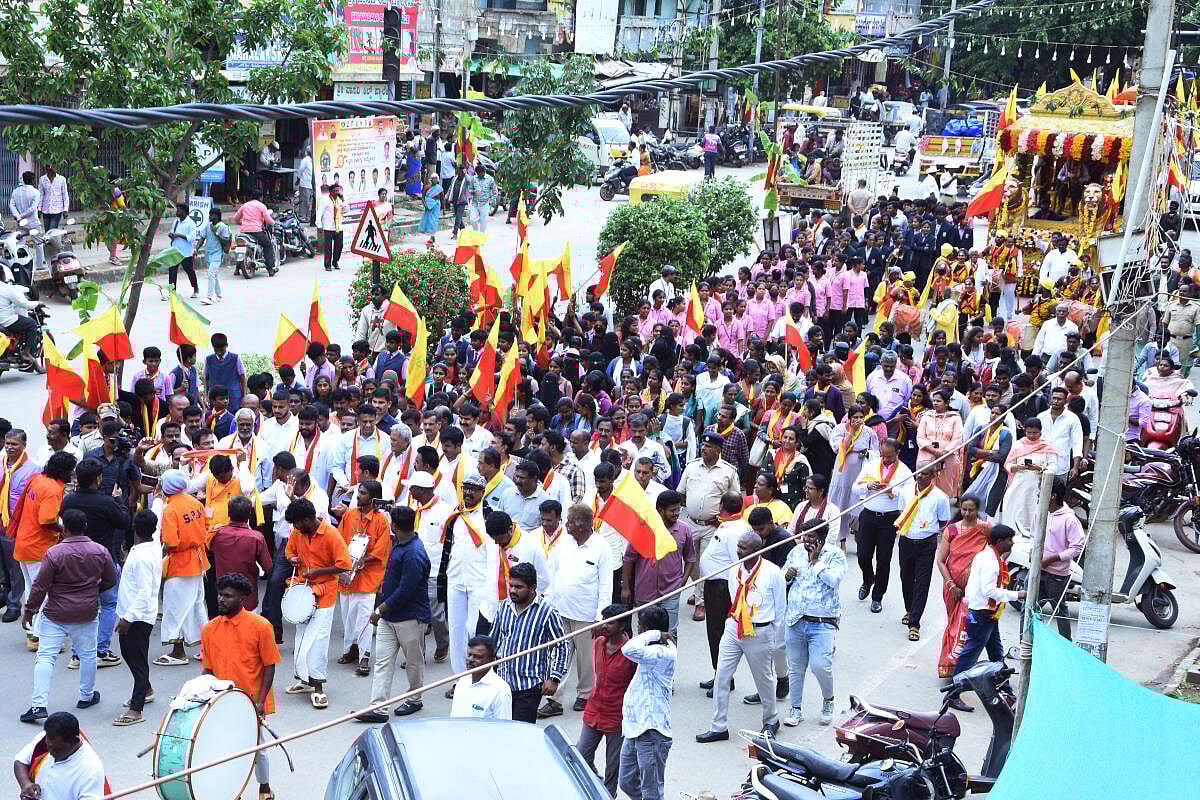 ಚಿಕ್ಕಬಳ್ಳಾಪುರ: ‘ನಂದಿ’ಯಲ್ಲಿ ಸಂಪುಟ ಸಭೆ; ಕನ್ನಡ ಭವನಕ್ಕೆ ನಿಶಾನೆ 