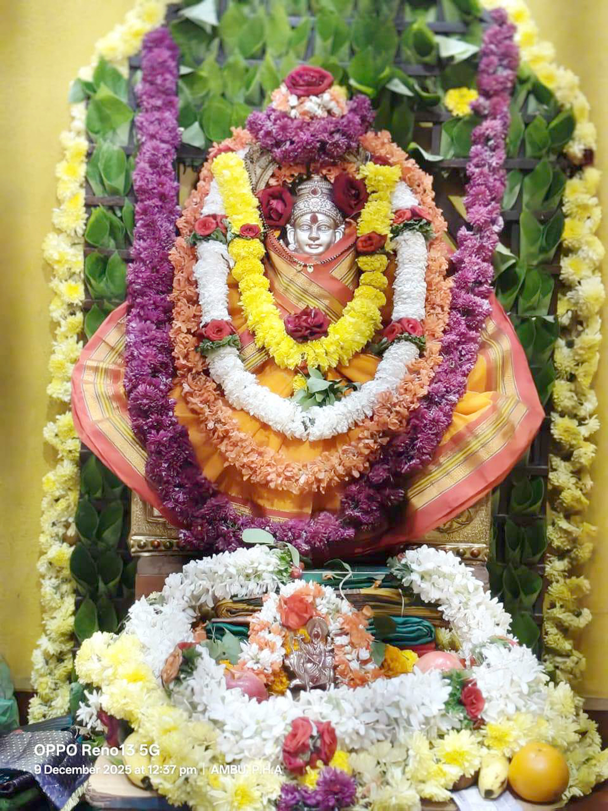 ಅಂಬಾದೇವಿಯ ಮೂರ್ತಿ