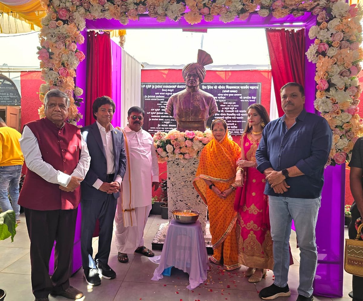 ಬೆಳಗಾವಿ| ಚಿಂತಾಮಣರಾವ್‌ ಪಟವರ್ಧನ ಪ್ರತಿಮೆ ಲೋಕಾರ್ಪಣೆ: ಗಮನಸೆಳೆದ ಶೋಭಾಯಾತ್ರೆ