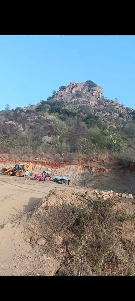 ಅಕ್ರಮವಾಗಿ ಮಣ್ಣು ಸಾಗಾಟ