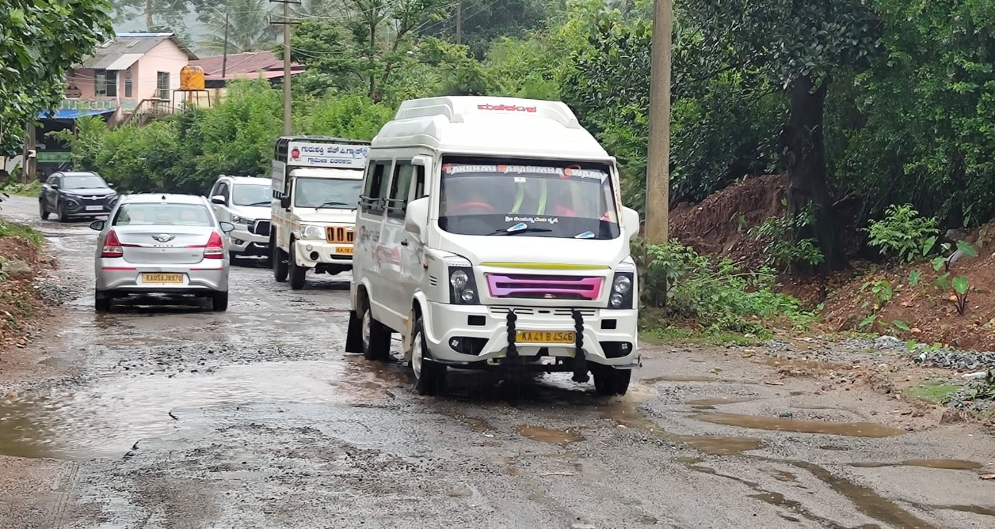 ಕಳಸ–ಕುದುರೆಮುಖ ರಸ್ತೆ ಸಂಪೂರ್ಣ ಹಾಳಾಗಿರುವುದು(ಸಂಗ್ರಹ ಚಿತ್ರ)