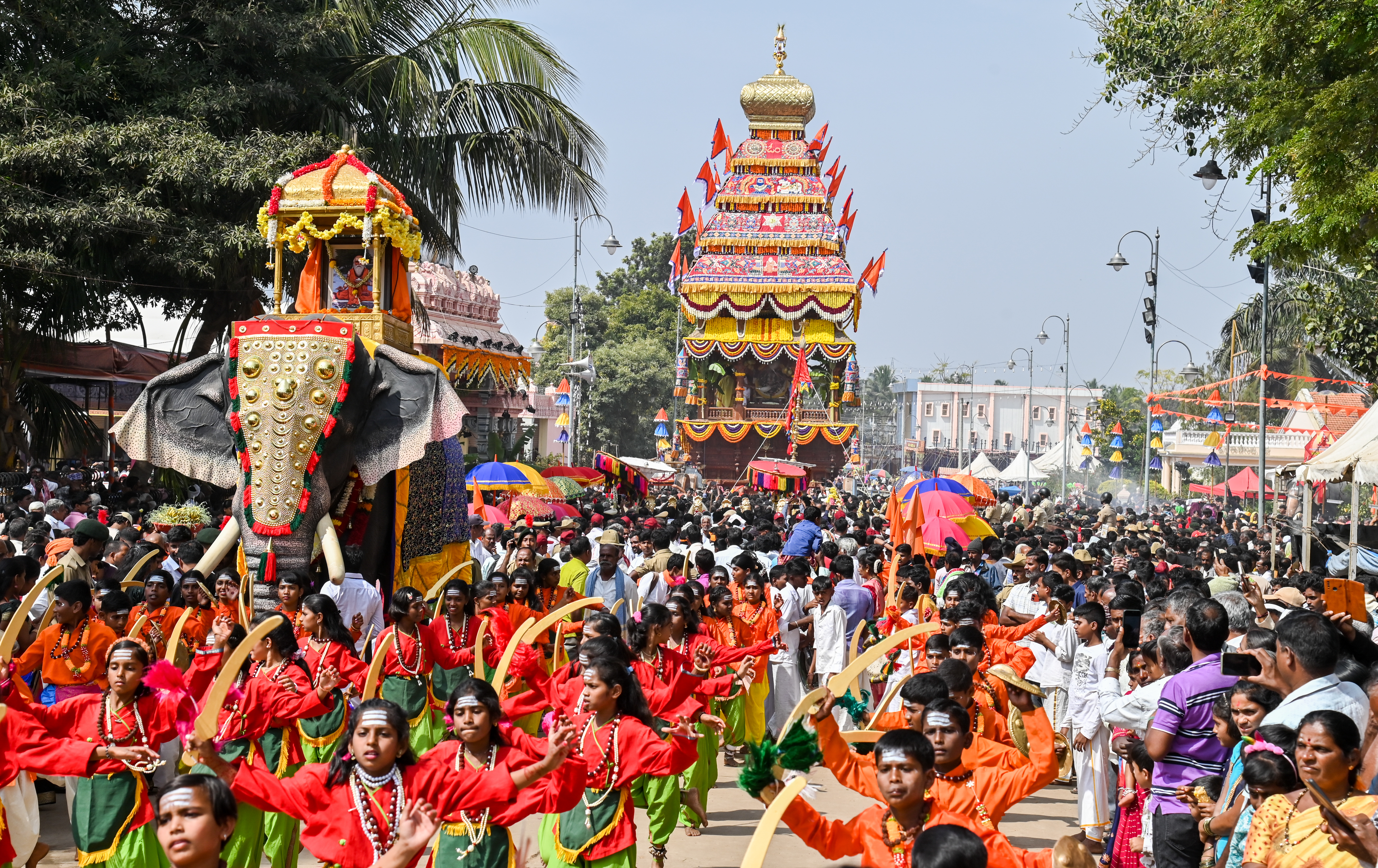 ಶಿವರಾತ್ರೀಶ್ವರ ಶಿವಯೋಗಿಗಳ ಜಾತ್ರೆ ಮಹೋತ್ಸವದಲ್ಲಿ ರಥೋತ್ಸವ 