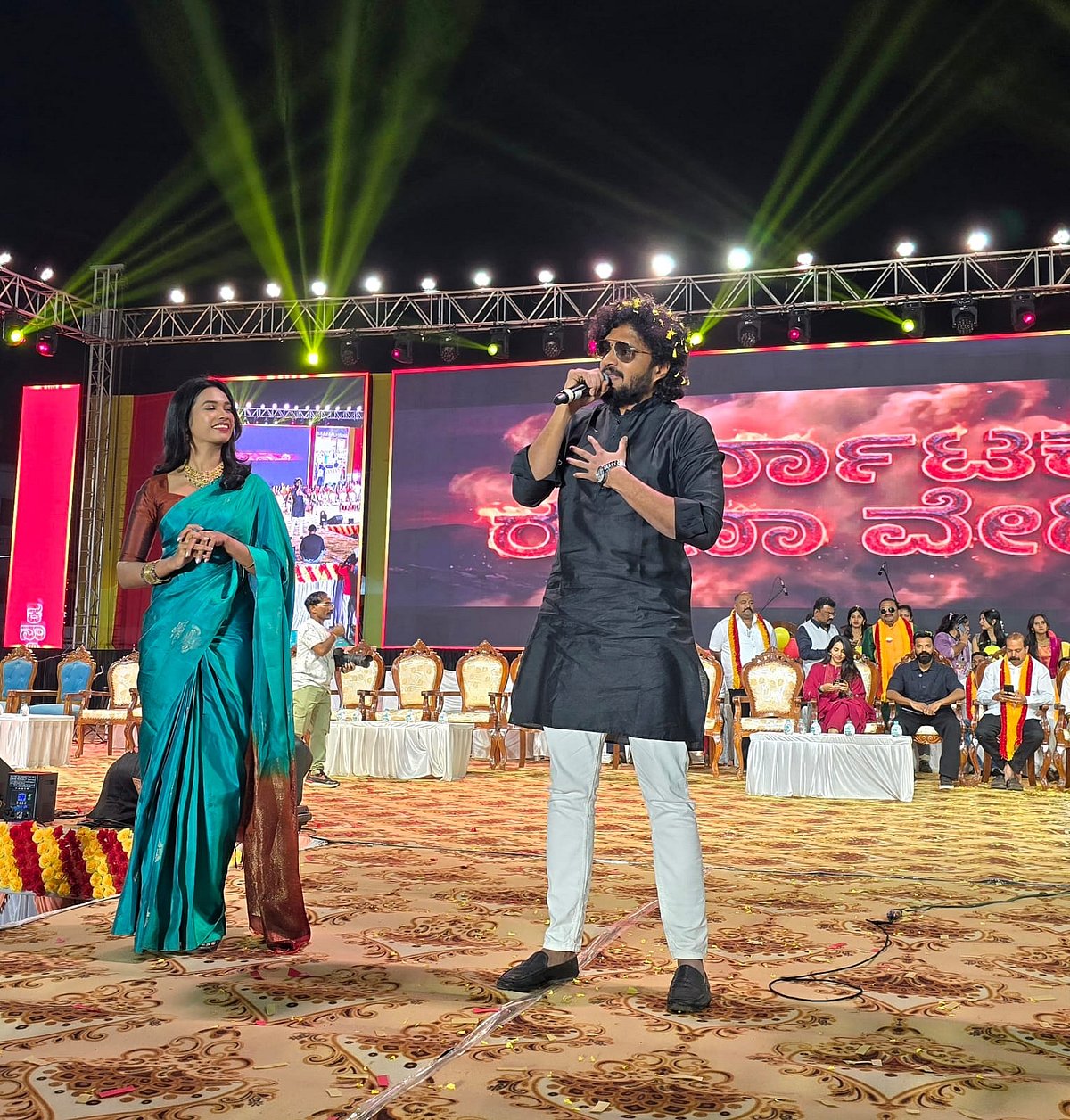 ಬೆಳಗಾವಿ: ಗಡಿ ಕನ್ನಡಿಗರ ರಂಜಿಸಿದ 'ಸ್ಟಾರ್' ಗಳು- ಸ್ಟಾರ್-ವಾರ್ ಬೇಡ ಎಂದ ಡಾಲಿ