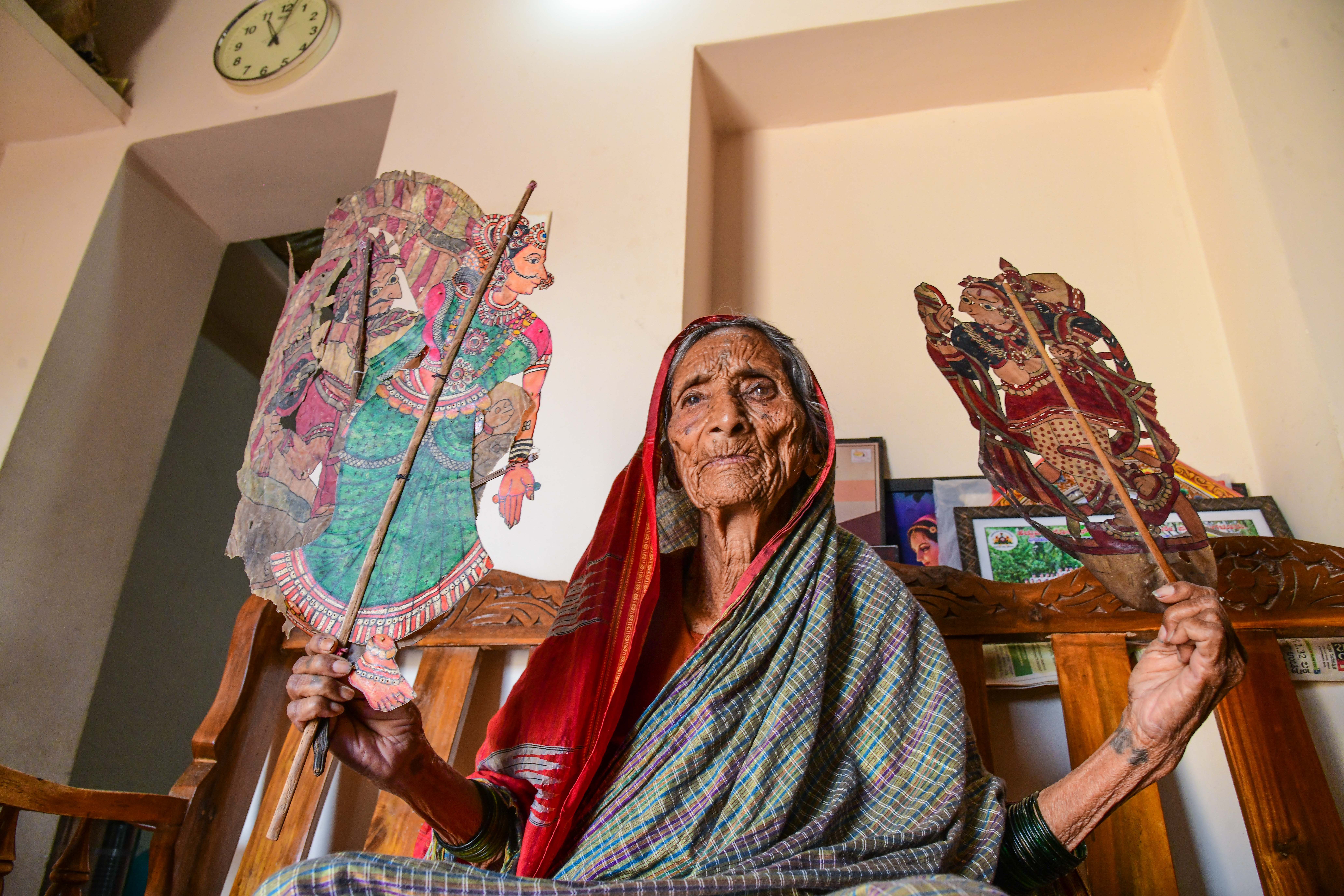 ಪದ್ಮಶ್ರೀ ಪ್ರಶಸ್ತಿ ಪಡೆದ ಭೀಮವ್ವ ಶಿಳ್ಳೇಕ್ಯಾತರ