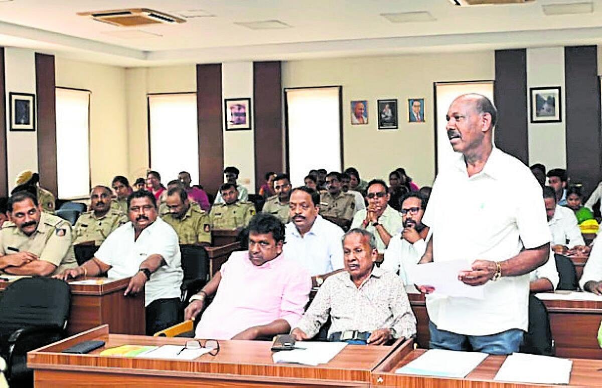 ಮಂಗಳೂರು | ಪೊಲೀಸರಿಂದಲೇ ದೌರ್ಜನ್ಯ: ಅಳಲು