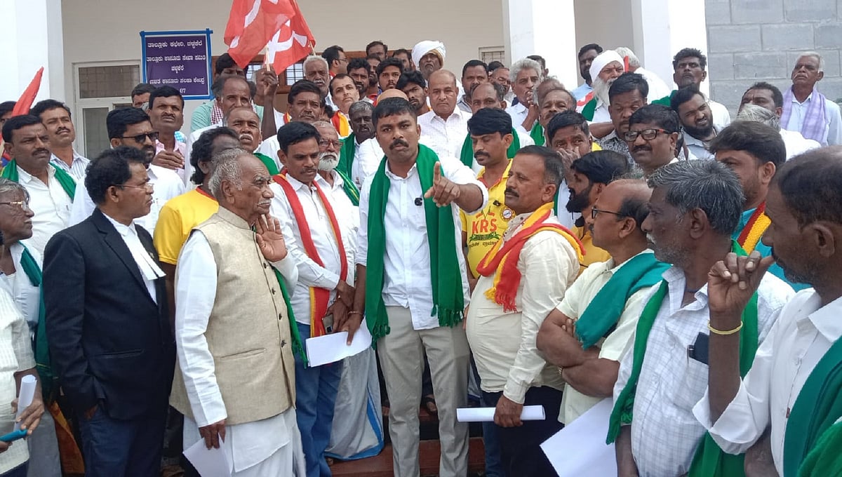 ಚಳ್ಳಕೆರೆ: ಪ್ರತಿಭಟನೆಗೆ ಸ್ಥಳ ನಿಗದಿಗೆ ಭಾರಿ ವಿರೋಧ