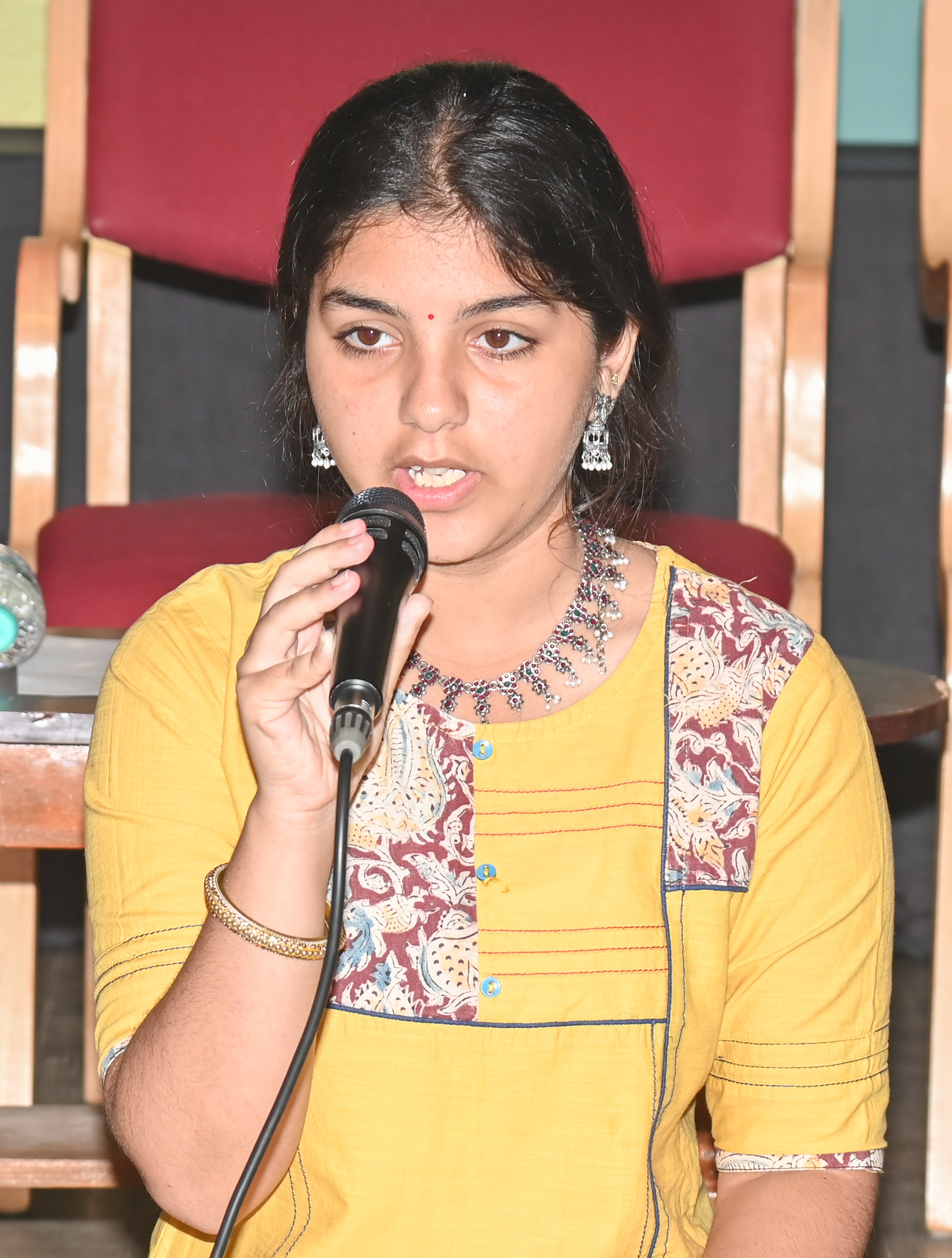 ಗಮಕ ವಾಚನ ಮಾಡಿದ ಚಾರ್ವಿ ಸತೀಶ್