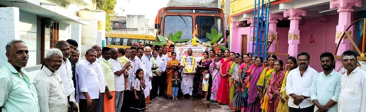ಗಂಗಾವತಿ ತಾತನ ಜಾತ್ರೆಗೆ ಲಾಡು, ರೊಟ್ಟಿ ರವಾನೆ