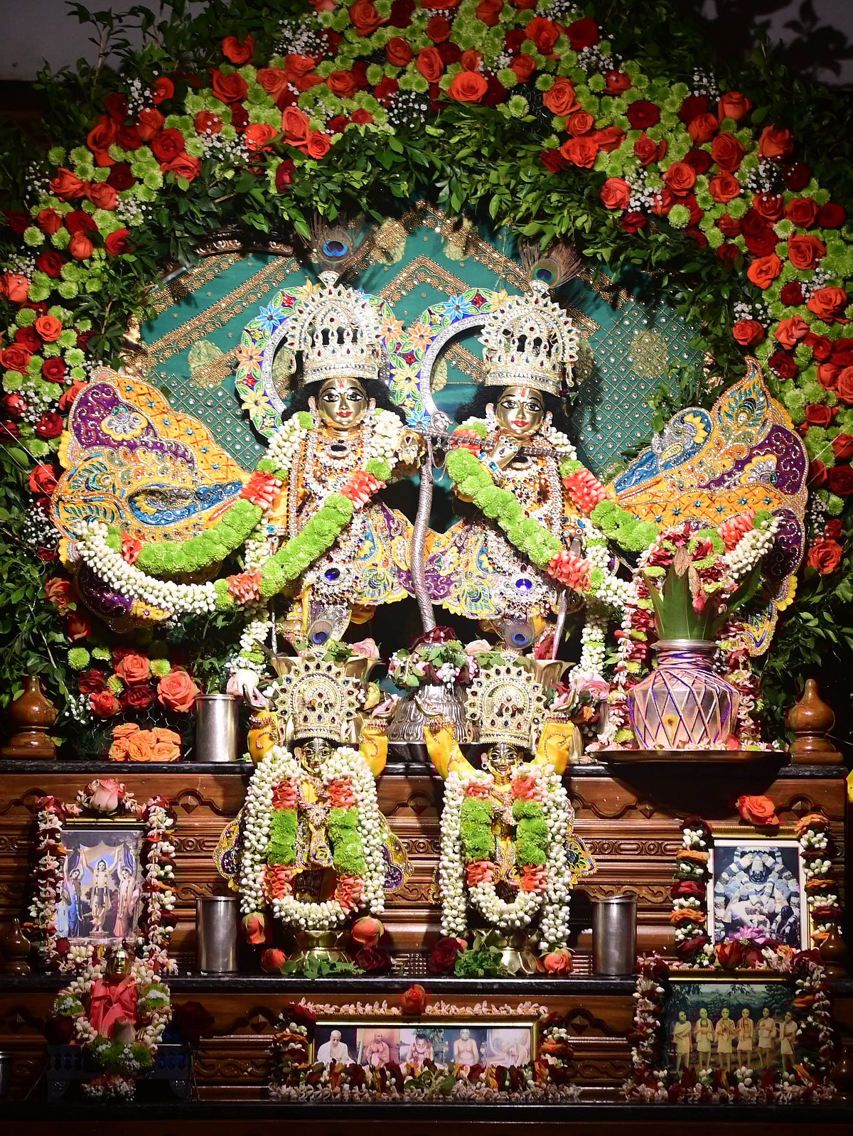 ಹೂವಿನ ದ್ವಾರದಲ್ಲಿ ಸಾಗಿ ದೇವರ ದರ್ಶನ 