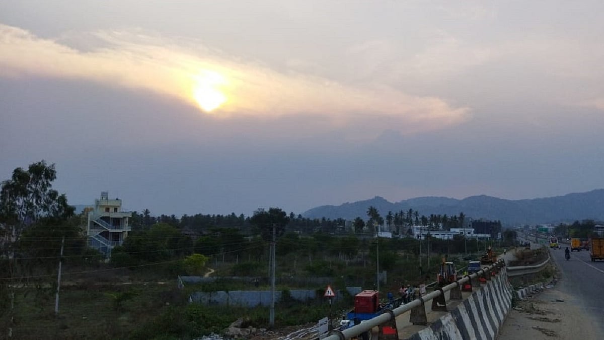 ಕೋಲಾರ: ವ್ಹೀಲೆ, ಪುಂಡರ ಹಾವಳಿ ತಡೆಯಲು ಫ್ಲೈಓವರ್‌ನಲ್ಲಿ ಕಾರು, ಬೈಕ್‌ ನಿರ್ಬಂಧ